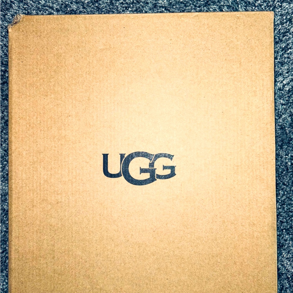 UGG BOOTS